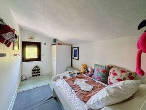 Room - Apartment with terrace and parking in Gruissan (Gruissan)