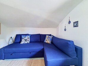 TV - Apartment with terrace and parking in Gruissan (Gruissan)