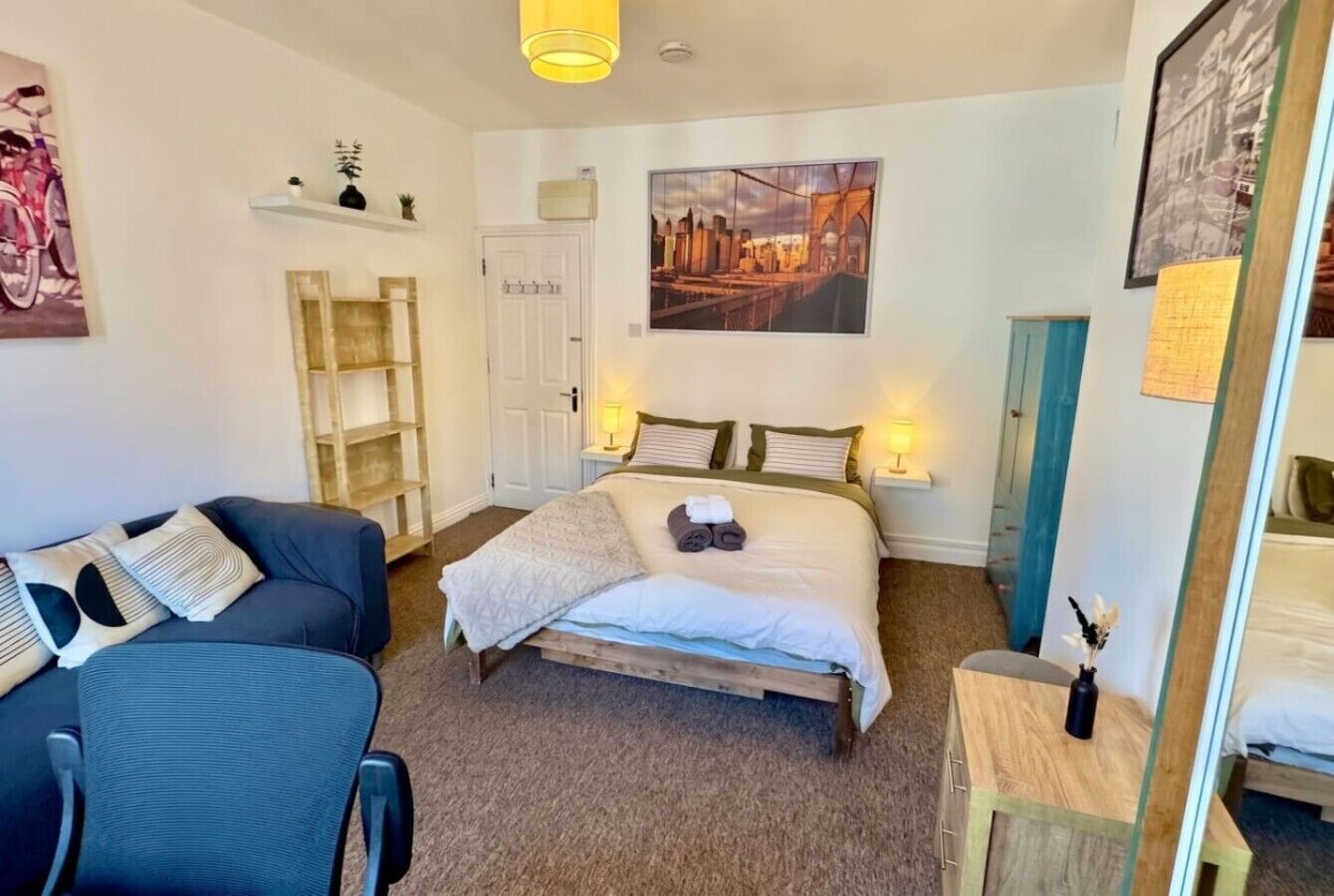 Watford Hideaway - 3-bed Flat Sleeps 6 - Watford