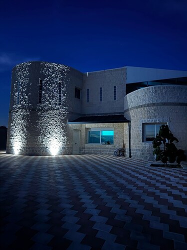 Villa 'Bender House' with Mountain View, Wi-Fi and Air Conditioning