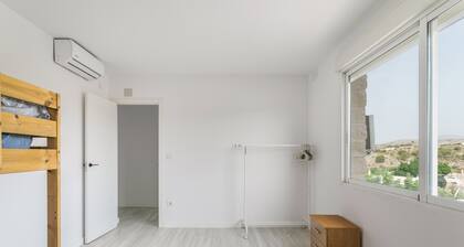 Villa „Bender House“ mit Bergblick, WLAN und Klimaanlage