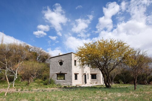 Hidden House in La Fronterita