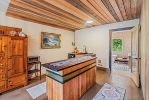 Interior - Secluded forest retreat w/ sauna, soaking tub & fire pit near Sandpoint (Sandpoint)