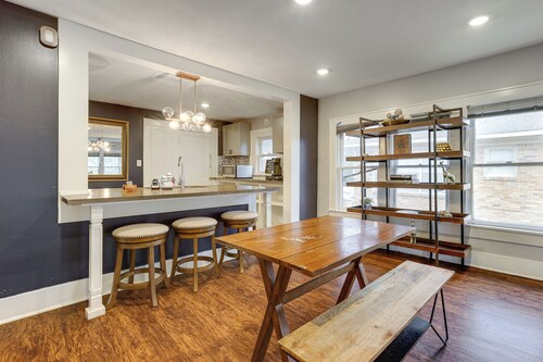 6 Mi to NRG Stadium! Family Escape w/ Yard & Patio