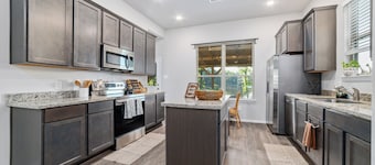Rushing Spring Getaway | 3 BR | Modern Home with Peaceful Lake Views & Backyard