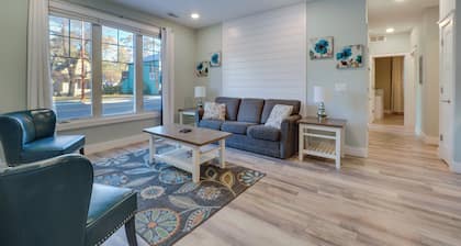 Front Street Retreat! Cozy Traverse City Condo