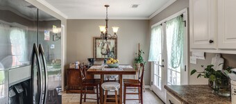 7 Mi to Ole Miss & The Square! Family Home w/ Yard