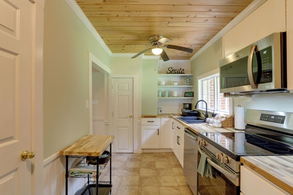 House (2 Bedrooms) | Interior