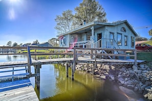 Interior - River Waterfront Retreat w/ Dock & Fire Pit (New Roads)