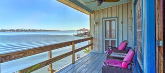 River Waterfront Retreat w/ Dock & Fire Pit