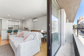 Interior - GuestReady - Aires Prime - K (Porto)