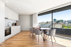 Dining - GuestReady - Aires Prime - L (Porto)