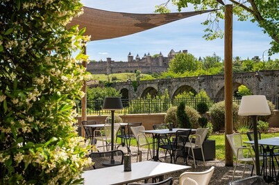 À deux pas de la cité | Terrasse Privée | Piscine