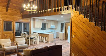 Escape to the Mountains: Lodge with Stunning Views