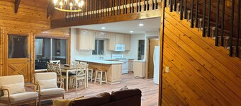 Escape to the Mountains: Lodge with Stunning Views