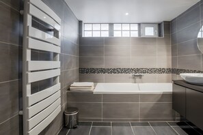 Douche, serviettes fournies