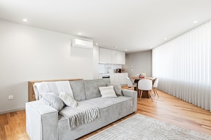 TV - GuestReady - Aires Prime - F (Porto)