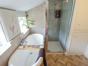 Shower - Pax Cottage (Beccles)