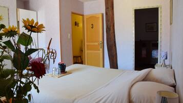 WiFi, bed sheets