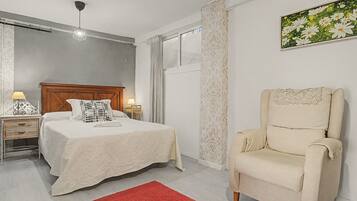 3 bedrooms, iron/ironing board, bed sheets