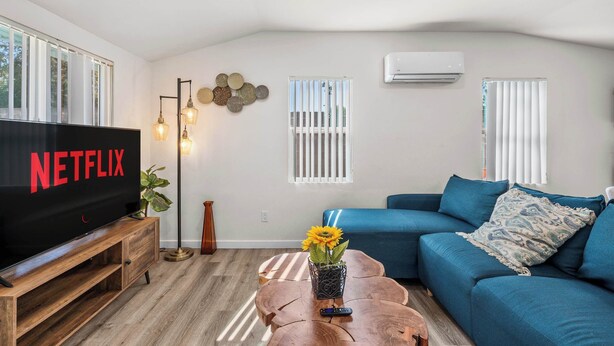 Maison, plusieurs lits, accès piscine, vue jardin (511-3 Glendora  MLOS of 30+ or 31+) | Coin séjour
