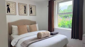 2 bedrooms, iron/ironing board, WiFi, bed sheets