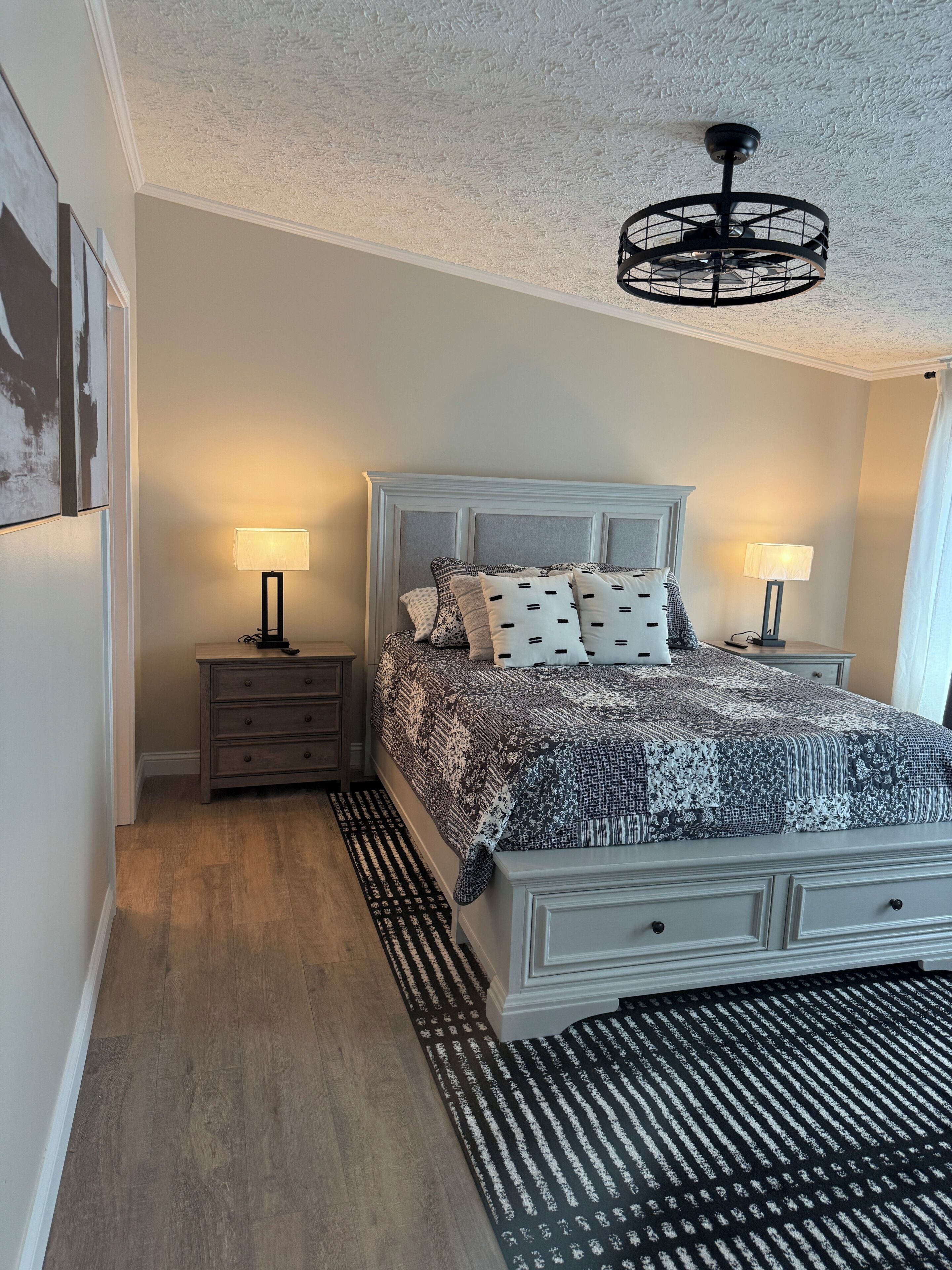 3 bedrooms, iron/ironing board, WiFi, bed sheets