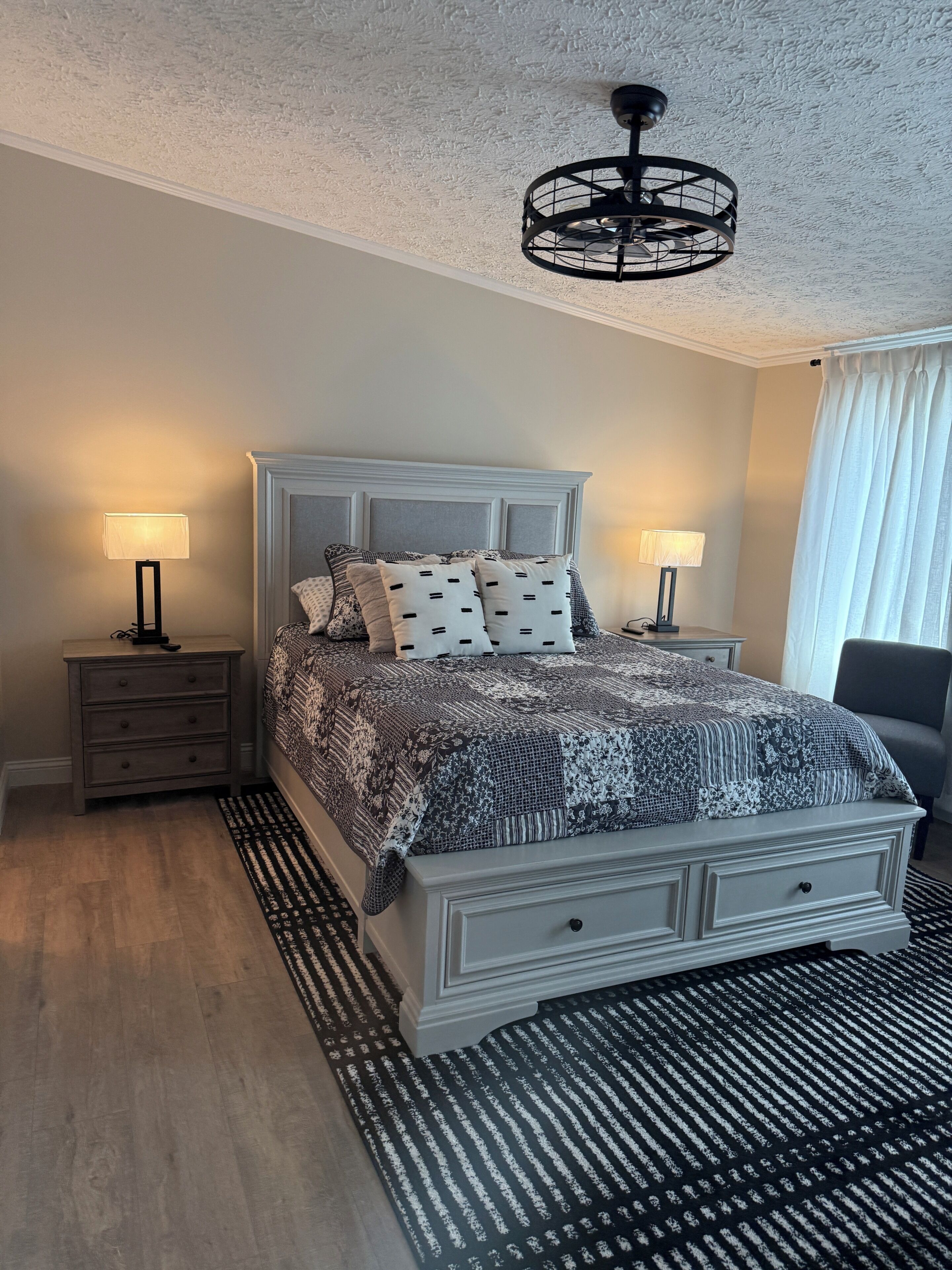 3 bedrooms, iron/ironing board, WiFi, bed sheets