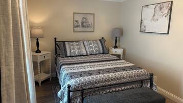 3 bedrooms, iron/ironing board, WiFi, bed sheets