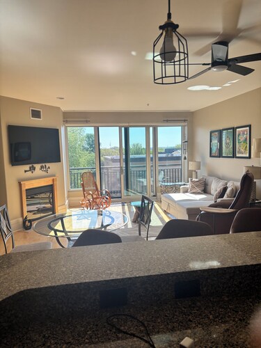 Downtown TC apartment. Walking distance to everything.
