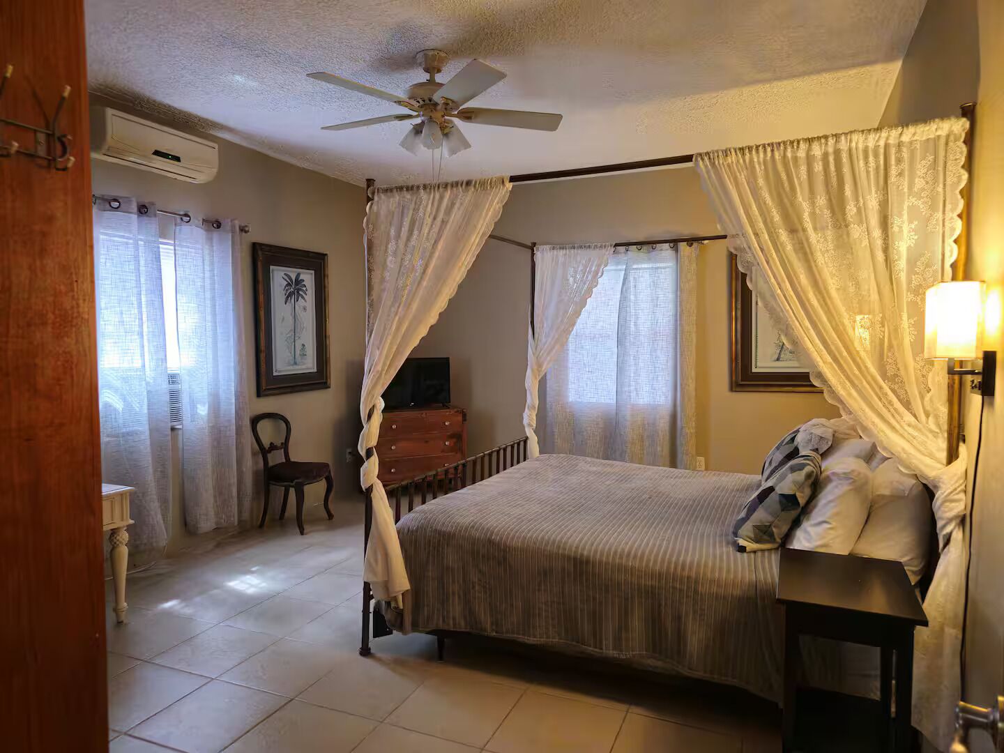 2 bedrooms, iron/ironing board, travel crib, internet
