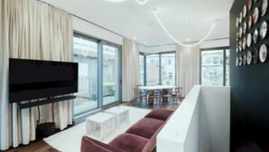 Unclassified image, 2 of 24, button - Contemporary Luxury Living in a Quiet Garden Setting (Berlin)