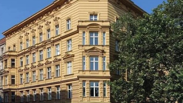 Unclassified image, 1 of 24, button - Contemporary Luxury Living in a Quiet Garden Setting (Berlin)