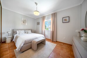 3 habitaciones, tabla de planchar con plancha y wifi gratis 
