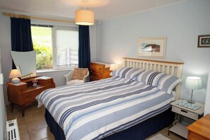 Free WiFi, bed sheets - Glan Garan, Cwm Tydu (New Quay)