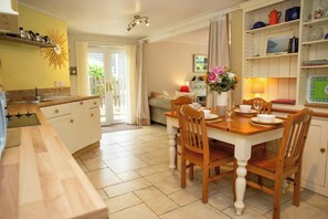 Interior - Glan Garan, Cwm Tydu (New Quay)