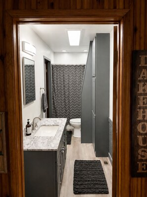 Toallas y papel de baño 
