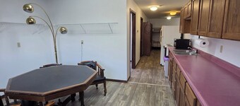 BUNKHOUSE IN THE HOGHOUSE