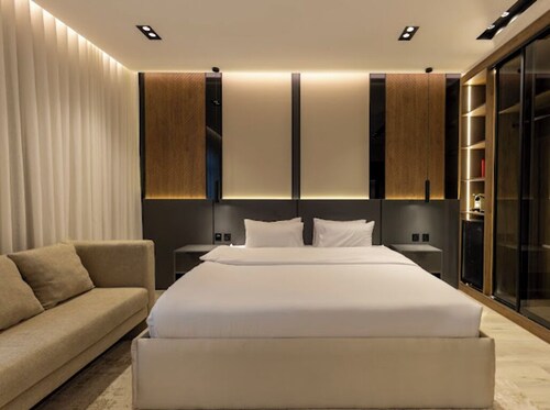 Premium Studio Self Check-in Free Wi-fi