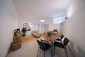Appartement (2 Bedrooms) | Coin séjour