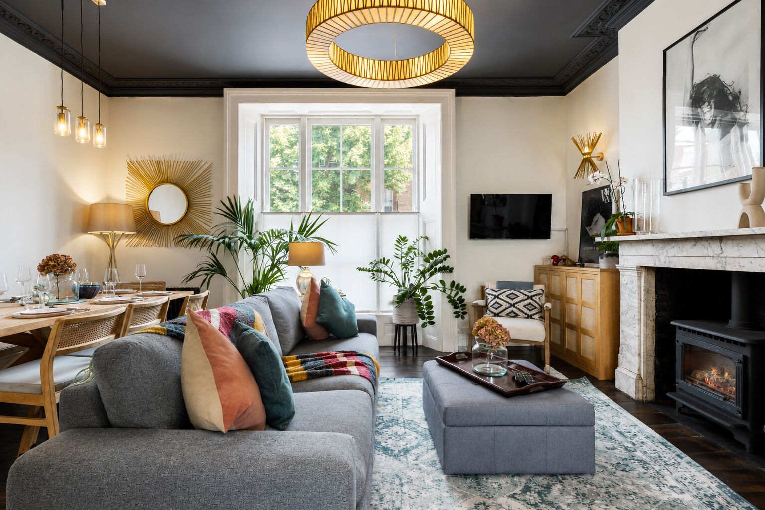 TV, fireplace