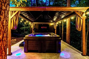Bain à remous extérieur