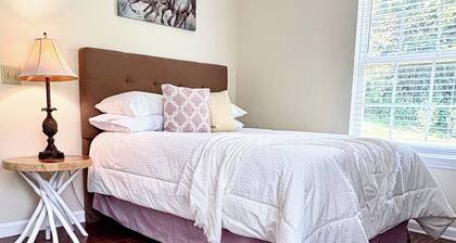 Cozy Kentucky Retreat: King Bed • Bourbon Trail • Sleeps 4