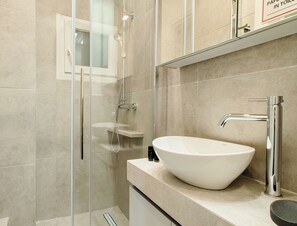 Bathroom - Hidden Garden Home in Glyfada Center (Glifada)