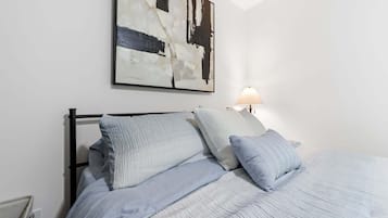 1 bedroom, individually decorated, individually furnished, bed sheets