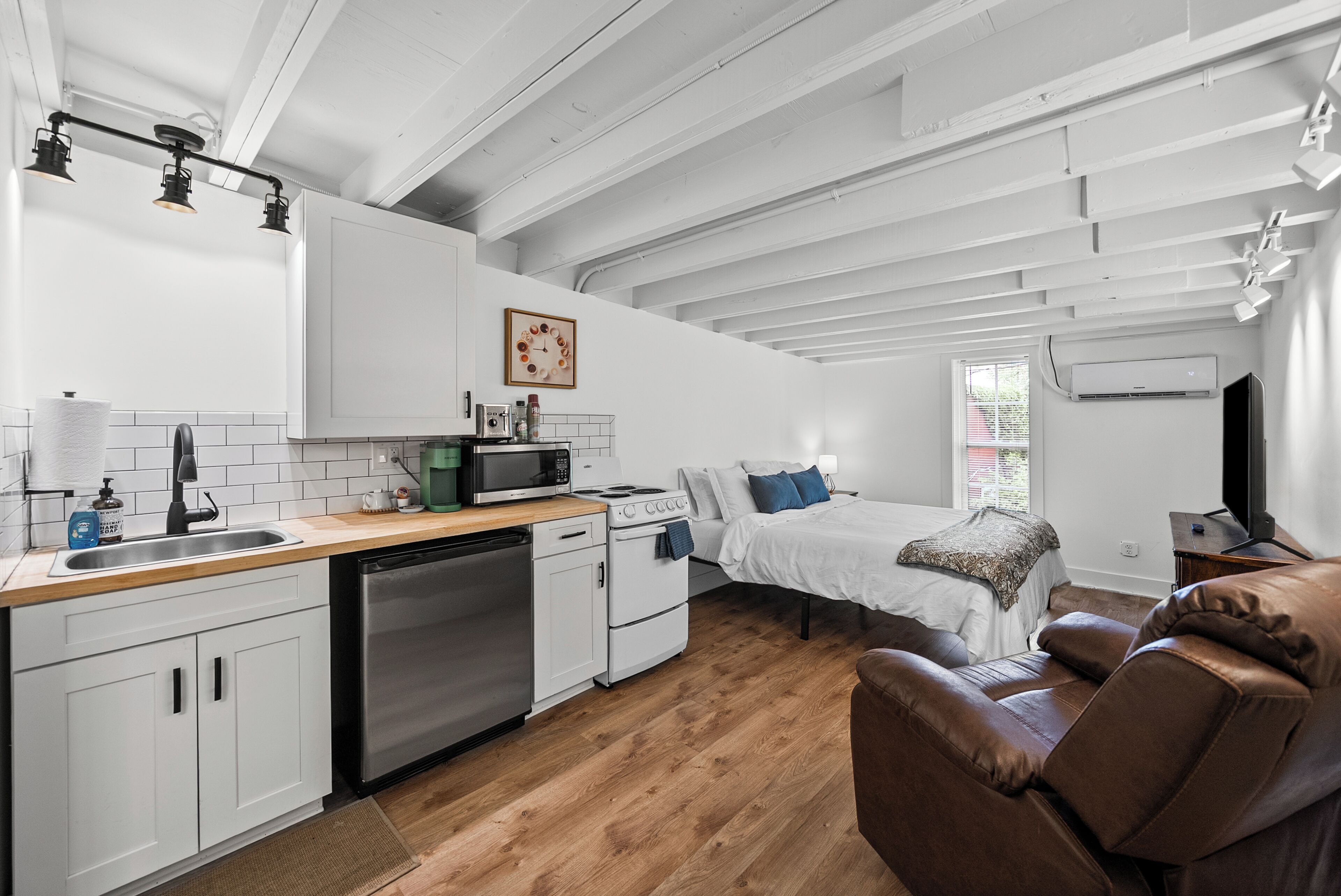 Apartment, Mehrere Betten, Küche, Gartenblick (Vanessa (Plumb Line Coffee)) | 3 Schlafzimmer, individuell dekoriert, individuell eingerichtet