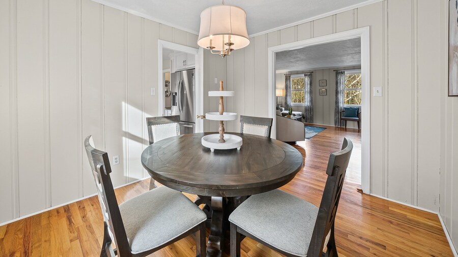 Enjoy our 1400sqft, Single-story 3BR Home With a Private Entrance