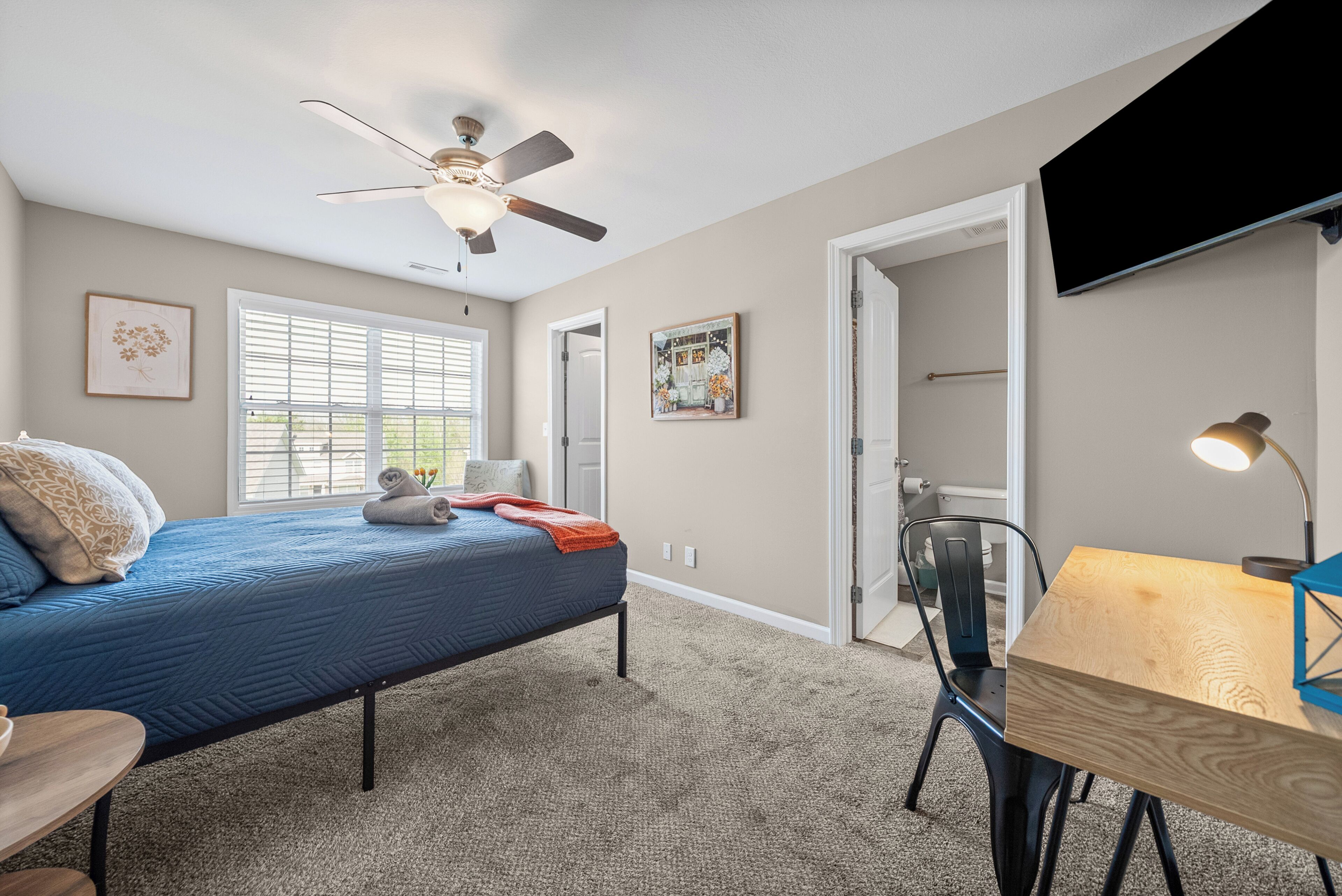 House, Multiple Beds, Fireplace, Garden View (Governors Crossing - 240) | 2 bedrooms, individually decorated, individually furnished