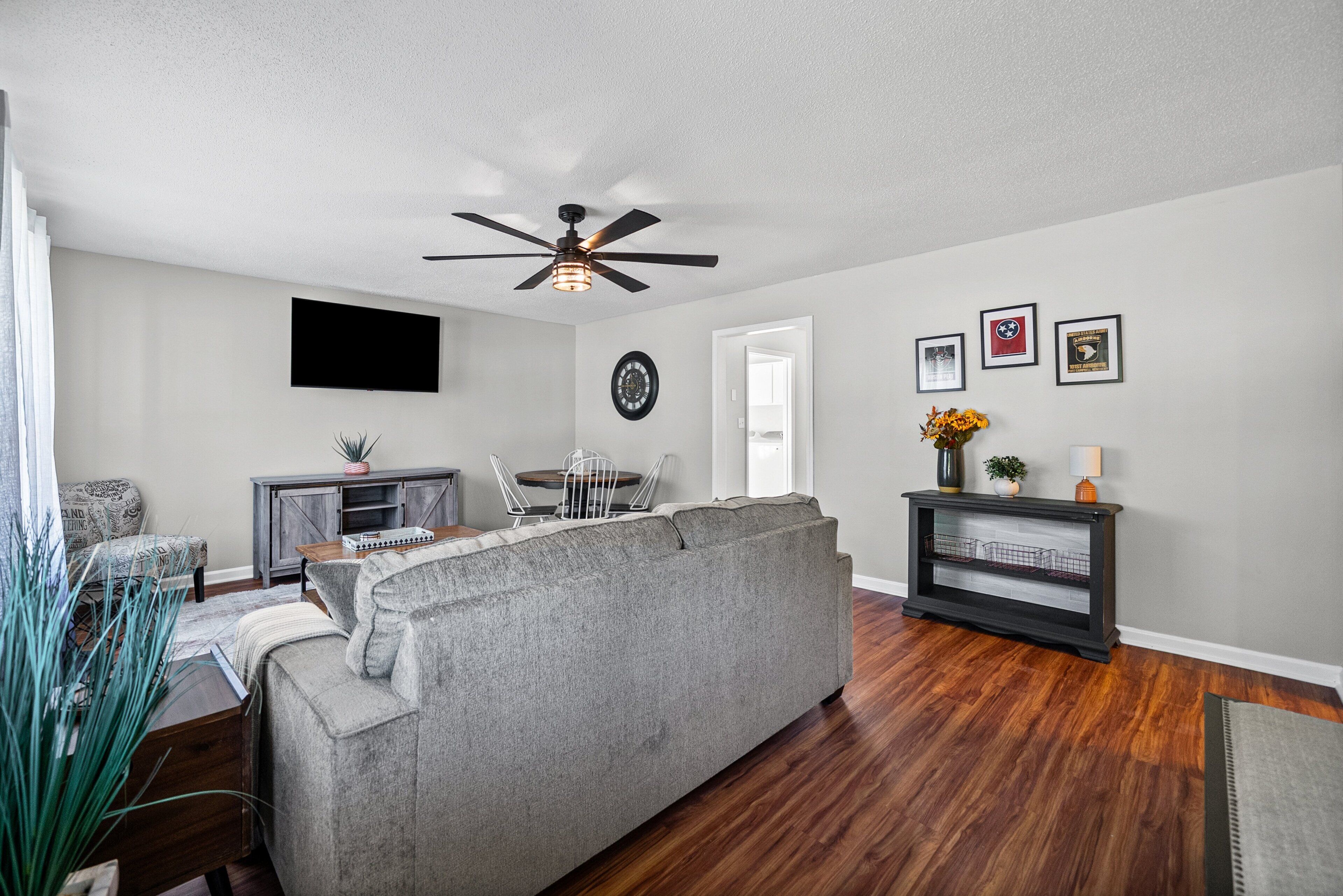 House, Multiple Beds, Garden View (1579 Mary Beth Ln (Joe DeMars)) | Living area