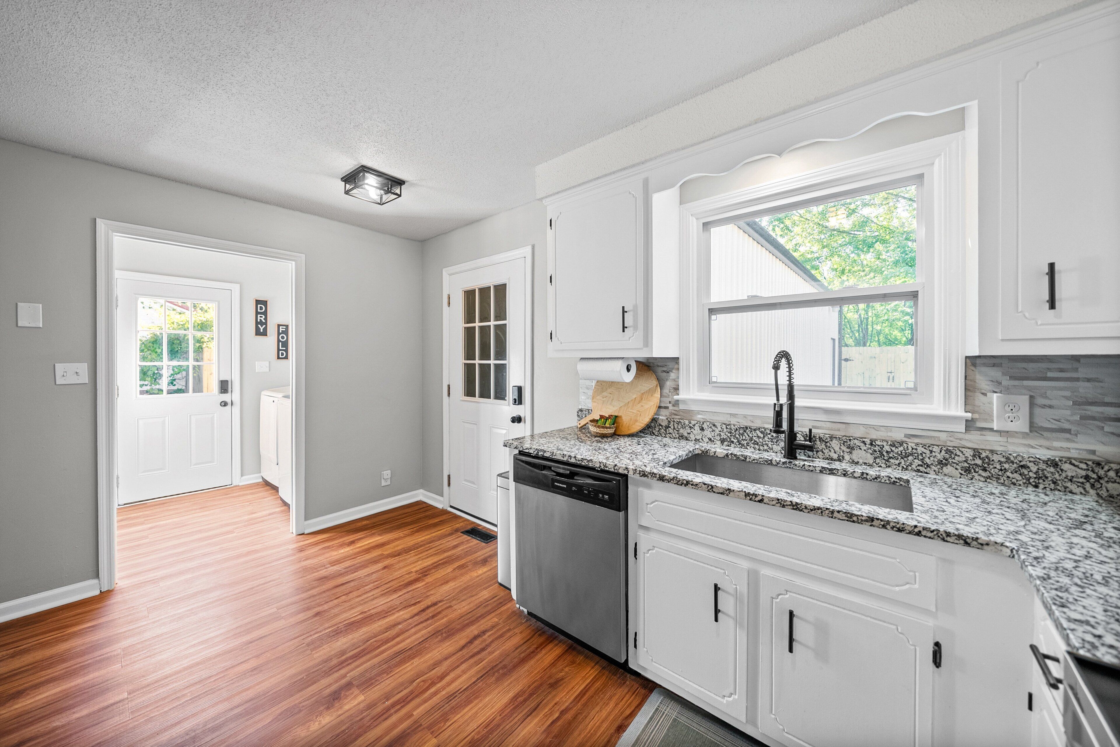 Maison, plusieurs lits, vue jardin (1579 Mary Beth Ln (Joe DeMars)) | Cuisine privée